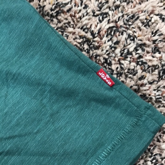 Levi’s Casual Short Sleeved Dark Green Tee Shirt Size XS | NWT - Picture 2 of 4